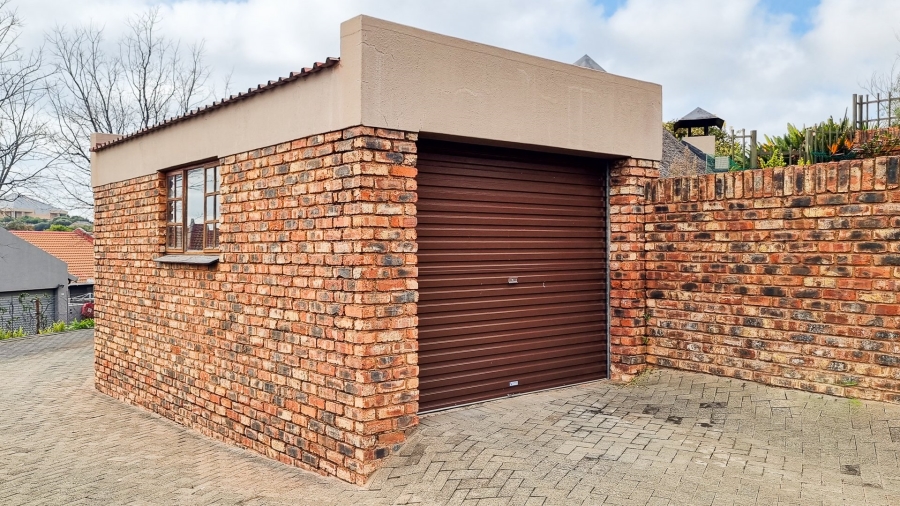 2 Bedroom Property for Sale in Langenhovenpark Free State
